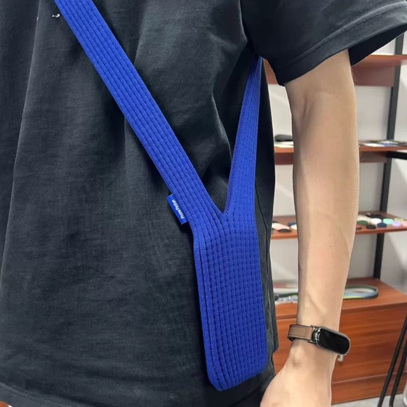 iPhone Pocket x ISSEY MIYAKE - Picture 12 of 12